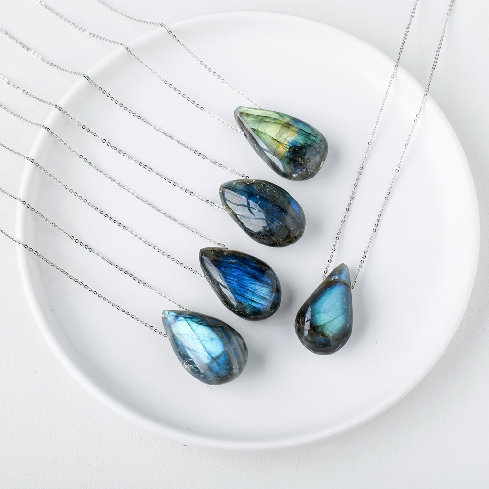 Dainty Labradorite Necklace