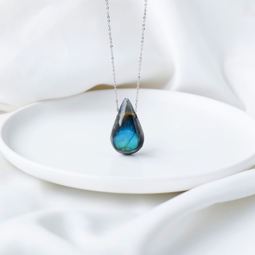 Dainty Labradorite Necklace